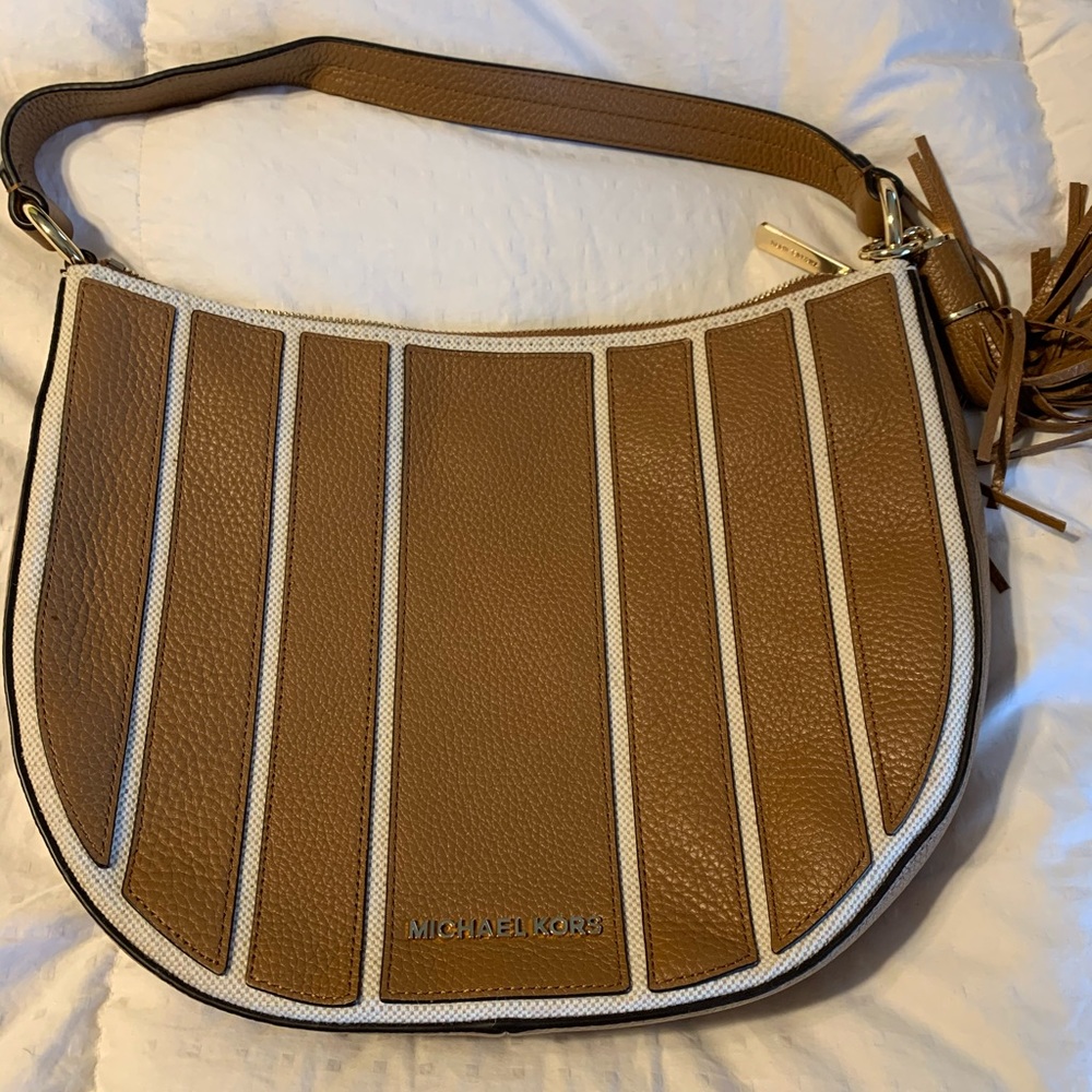 Micheal Kors purse
